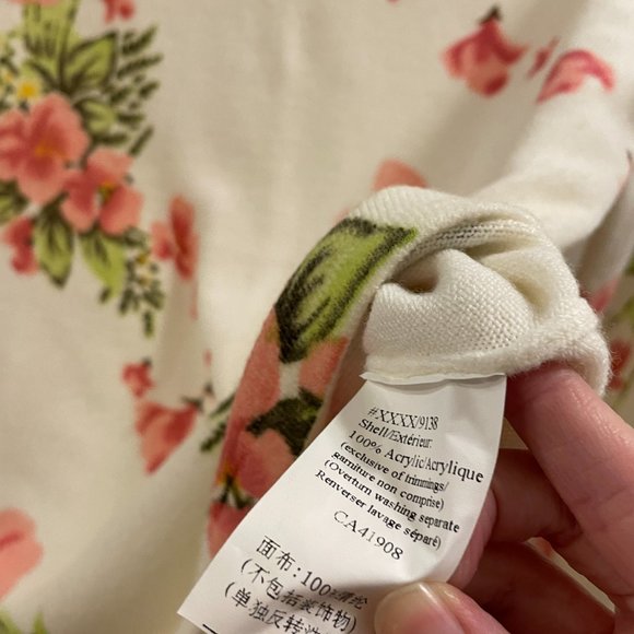 VINTAGE WHITE PINK FLORAL V-NECK SWEATER - Picture 5 of 5